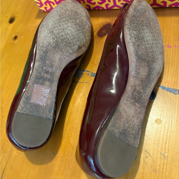 Tory Burch Maroon square toe Flats with Gold Detailing 6.5 - Picture 7 of 8